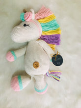 Cargar imagen en el visor de la galería, Unicornio rosa con flores